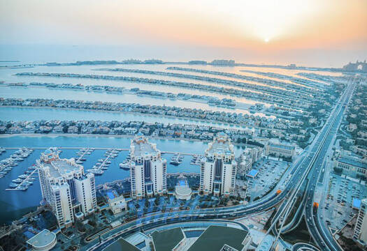 Dubai, l'altro volto della città. Dai grattacieli al deserto