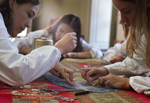 Nei musei, i restauratori lavorano sotto gli occhi del pubblico